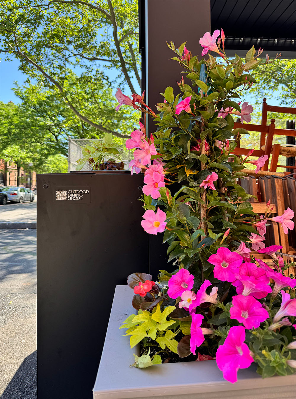 Outdoor dining Dining Out NYC regulation compliant enclosures in New York City