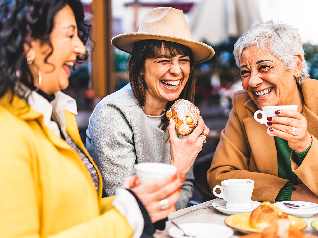 Outdoor dining is popular in NYC after pandemic shutdown.